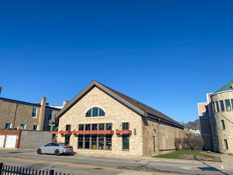 More Photos Of 10 S Shumway Ave, Batavia Office For Lease