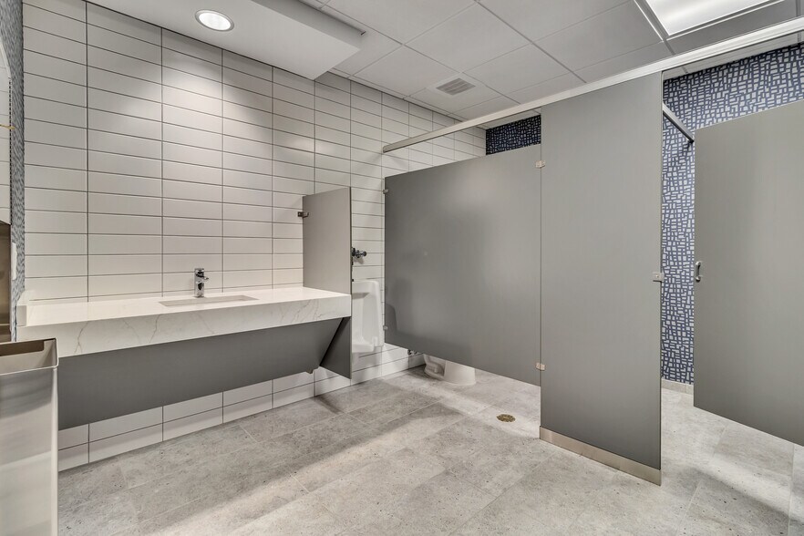 More Photos Of 602 Hill Ave, Nashville Medical For Sale