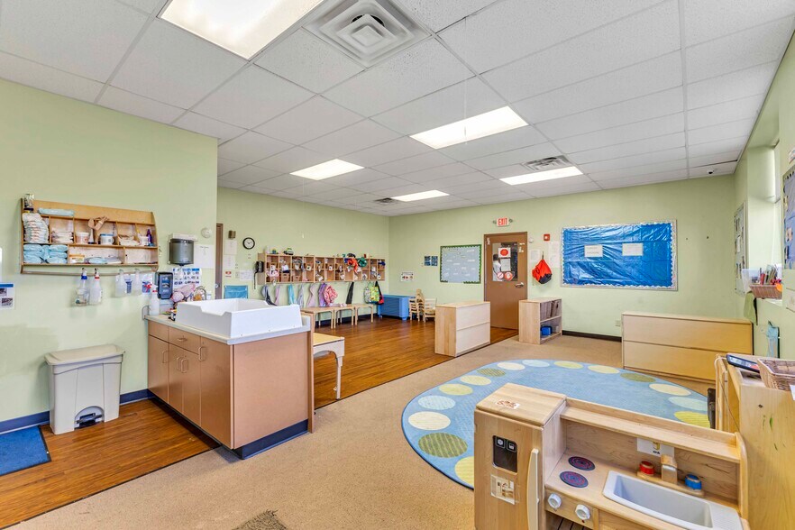 More Photos Of 941 Center Rd, Avon Freestanding For Sale