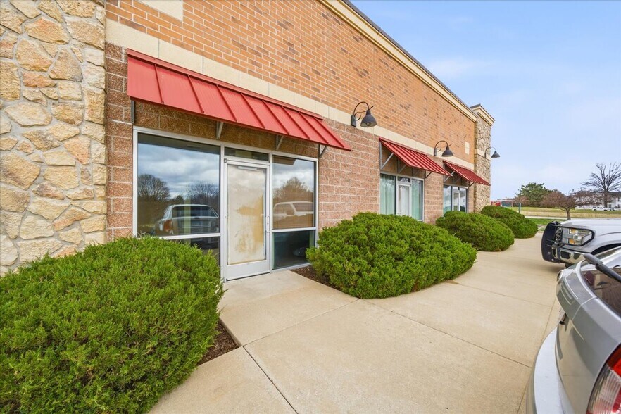 More Photos Of 1740 E Harold St, Olathe Freestanding For Sale