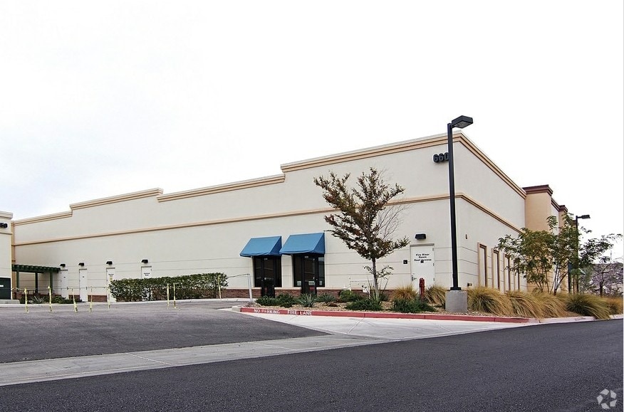 More Photos Of 670 S Green Valley Pky, Henderson Storefront Retail Office For Lease