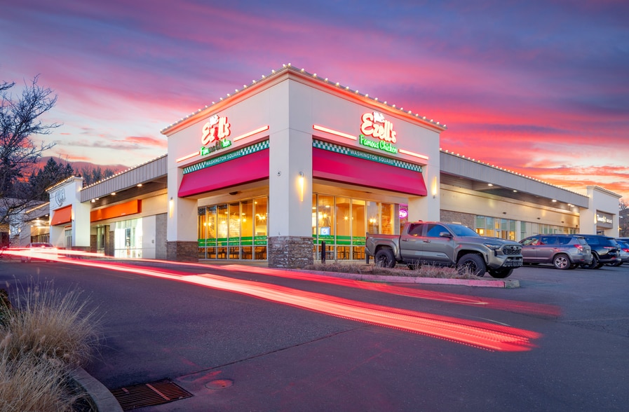 More Photos Of 10100-10124 SW Washington Square Rd, Tigard General Retail For Lease