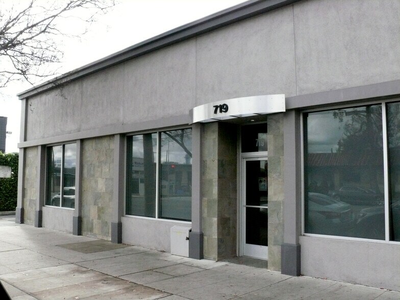 More Photos Of 719 N Victory Blvd, Burbank Office For Lease