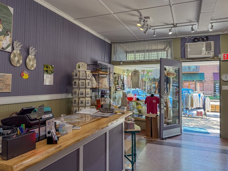 More Photos Of 307 Mason Ave, Cape Charles Office For Sale