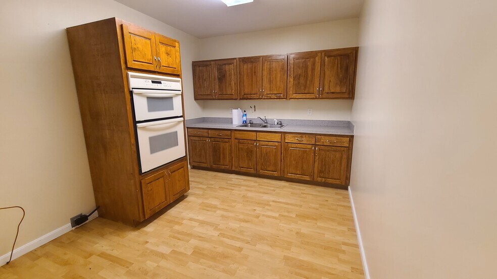 More Photos Of 25 Ruthman Dr, Dry Ridge Loft Creative Space For Lease