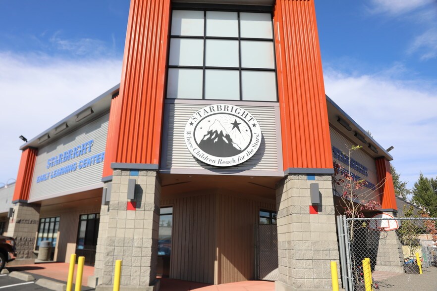More Photos Of 607 SE Everett Mall Way, Everett General Retail For Lease
