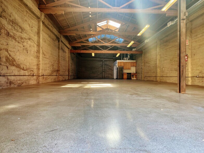 More Photos Of 1285 Folsom St, San Francisco Manufacturing For Lease
