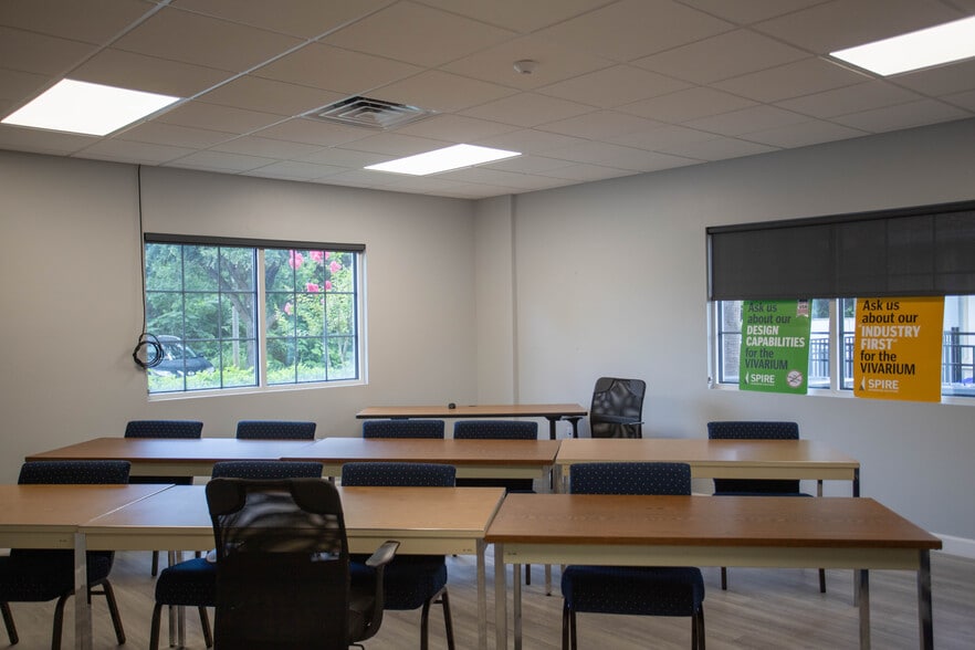 More Photos Of 7936 Forest City Rd, Orlando Medical For Sale