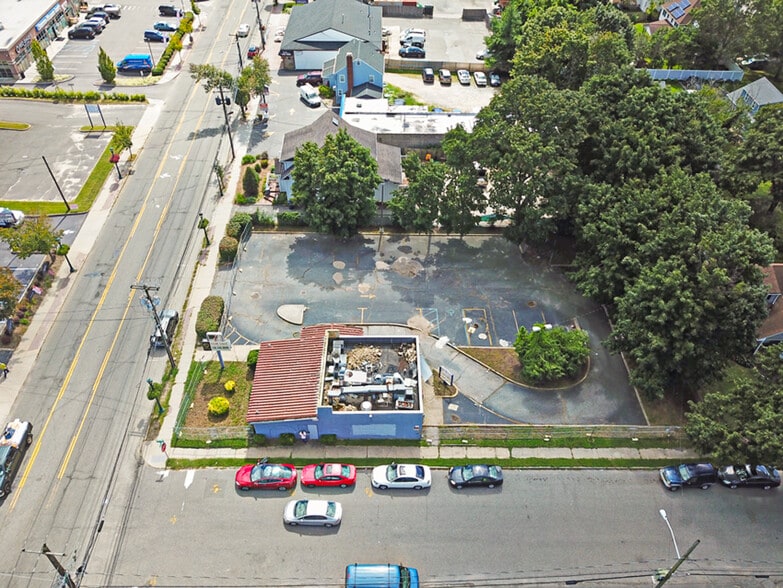 More Photos Of 336 Larkfield Rd, East Northport Freestanding For Sale