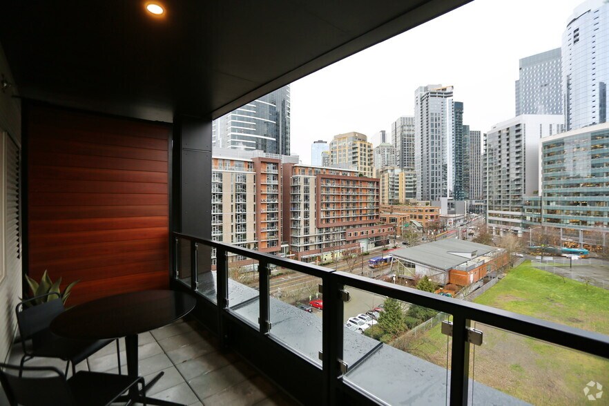 More Photos Of 910 John St, Seattle Apartments For Lease