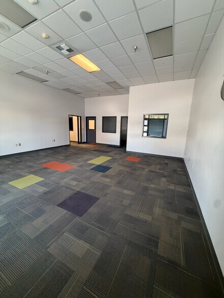 More Photos Of 3120 Denali St, Anchorage Freestanding For Lease