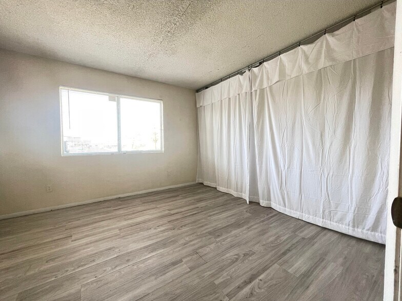 More Photos Of 1709 Fairfield Ave, Las Vegas Apartments For Sale