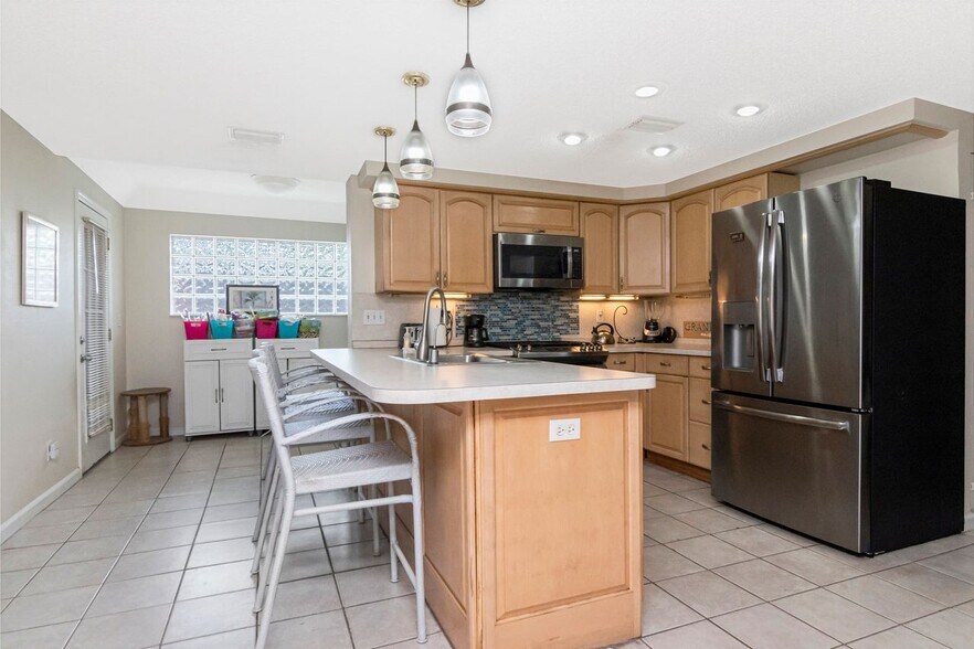 More Photos Of 10532 67th Ave, Seminole Specialty For Sale