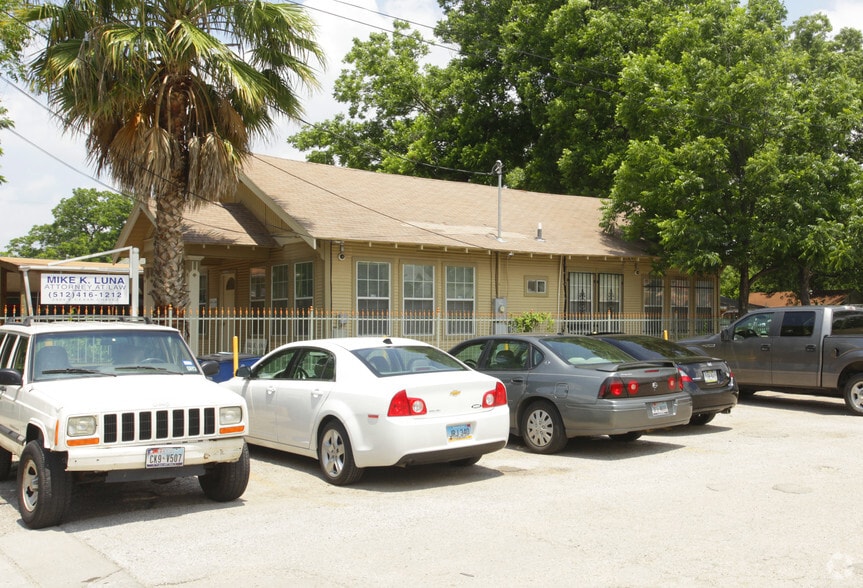 Primary Photo Of 2304 E Cesar Chavez St, Austin Loft Creative Space For Lease