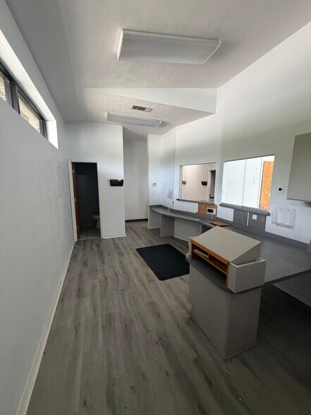 More Photos Of 19204 NW US Highway 441, High Springs Office For Lease