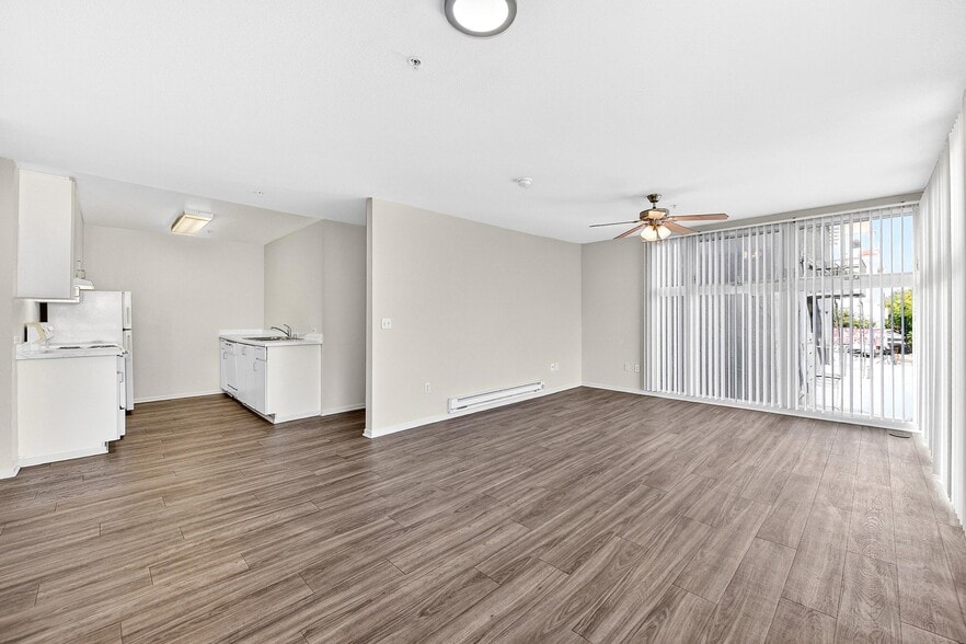 More Photos Of 900 F St, San Diego Apartments For Lease