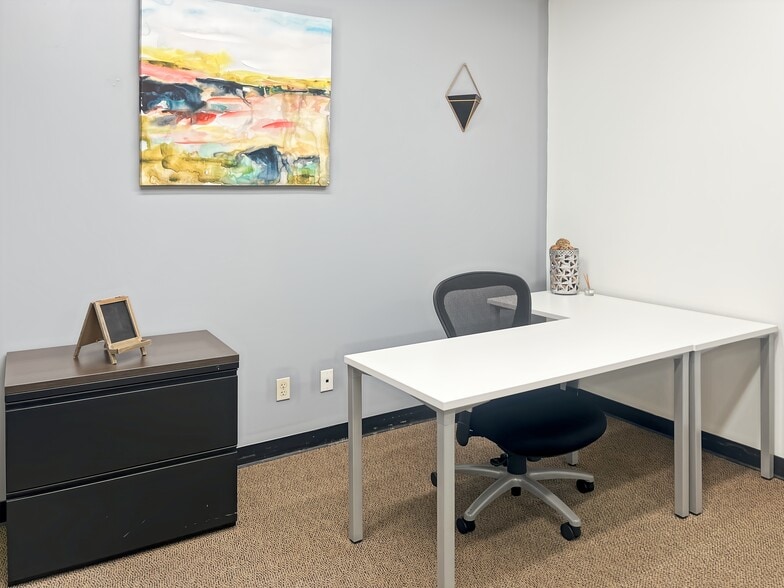 More Photos Of 4900 California Ave, Bakersfield Coworking Space