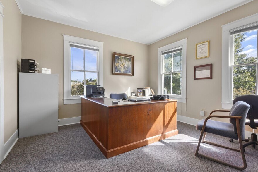 More Photos Of 533 Europe St, Baton Rouge Office For Sale