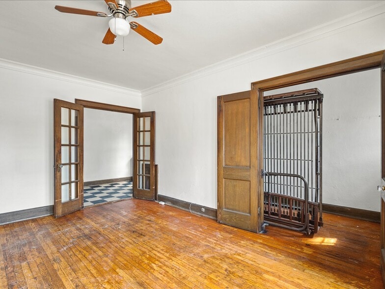 More Photos Of 204 S 6th St, Rockford Apartments For Sale