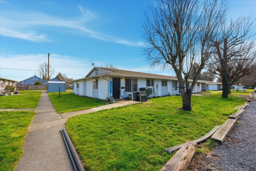 More Photos Of 1100-1105 S Pearl St, Centralia Apartments For Sale