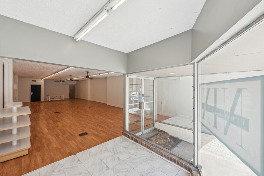 More Photos Of 6011 Vine St, Cincinnati Storefront Retail Residential For Sale