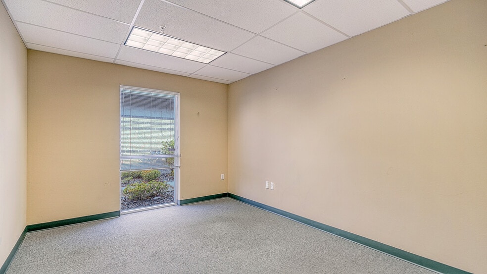 More Photos Of 7316-7320 Delainey Ct E, Sarasota Office Residential For Sale