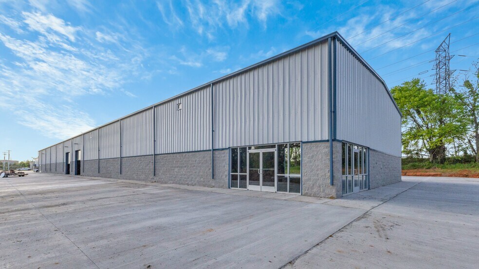 More Photos Of 1070B Progress Dr, Clarksville Warehouse For Lease