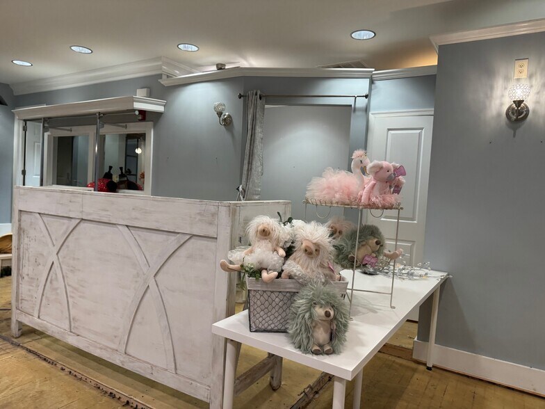 More Photos Of 319 York Rd, Jenkintown Storefront Retail Office For Lease