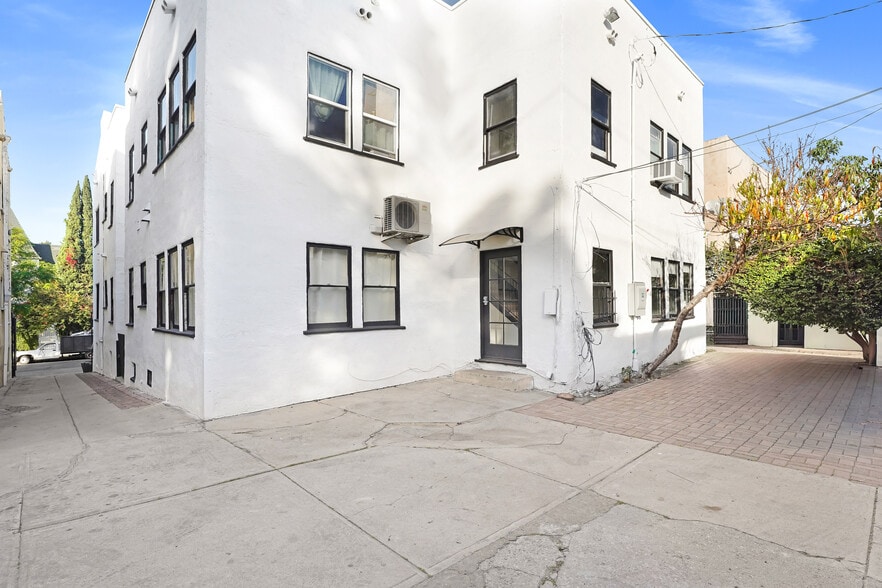 More Photos Of 852 N Oxford Ave, Los Angeles Apartments For Sale