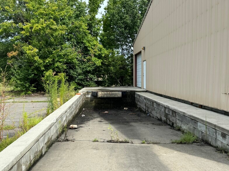 More Photos Of 1708 E Broad Ave, Rockingham Freestanding For Lease