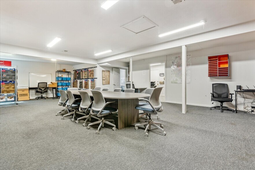 More Photos Of 1050 S Quitman St, Denver Showroom For Sale