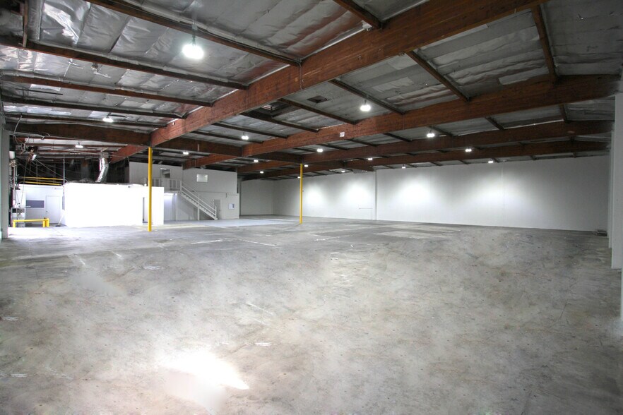 More Photos Of 1753 E 21st St, Los Angeles Warehouse For Lease
