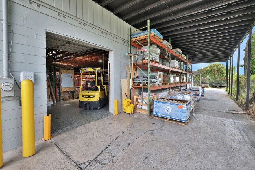 More Photos Of 3730 Kori Rd, Jacksonville Showroom For Sale