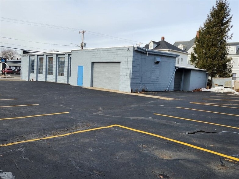 More Photos Of 433 Broadway, Pawtucket Light Distribution For Sale