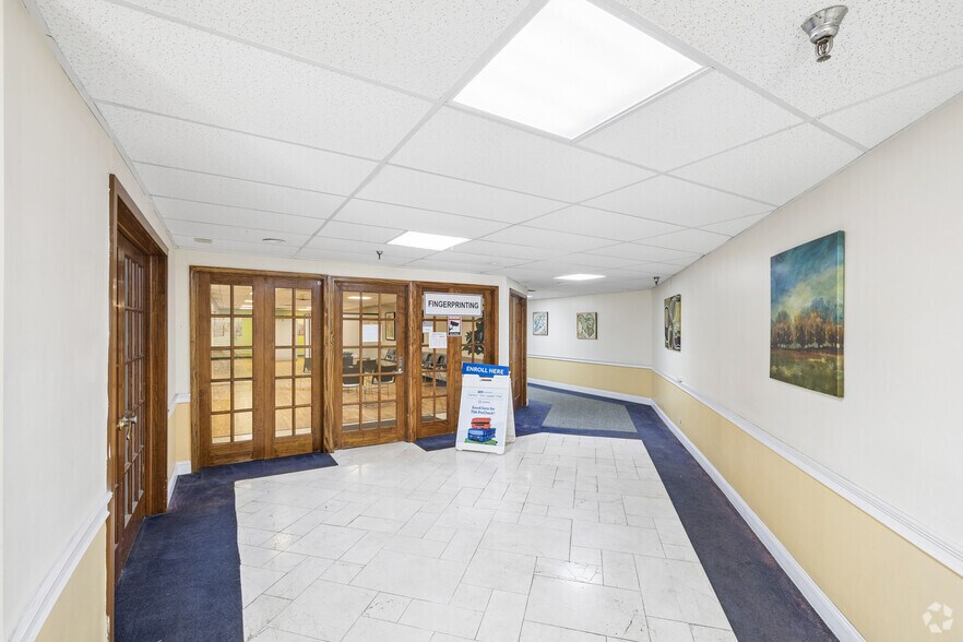 More Photos Of 190 N Evergreen Ave, Woodbury Office For Sale