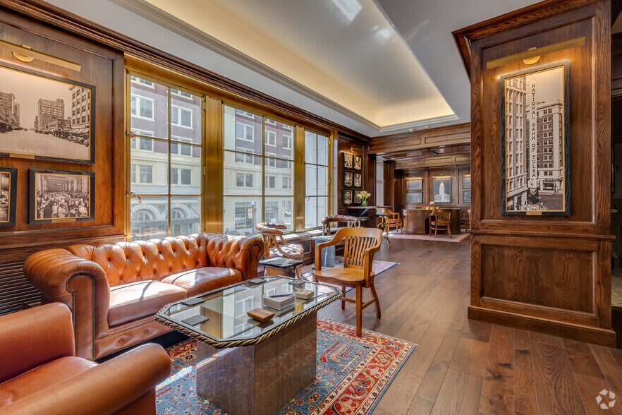 More Photos Of 320 S Boston Ave, Tulsa Office For Sale