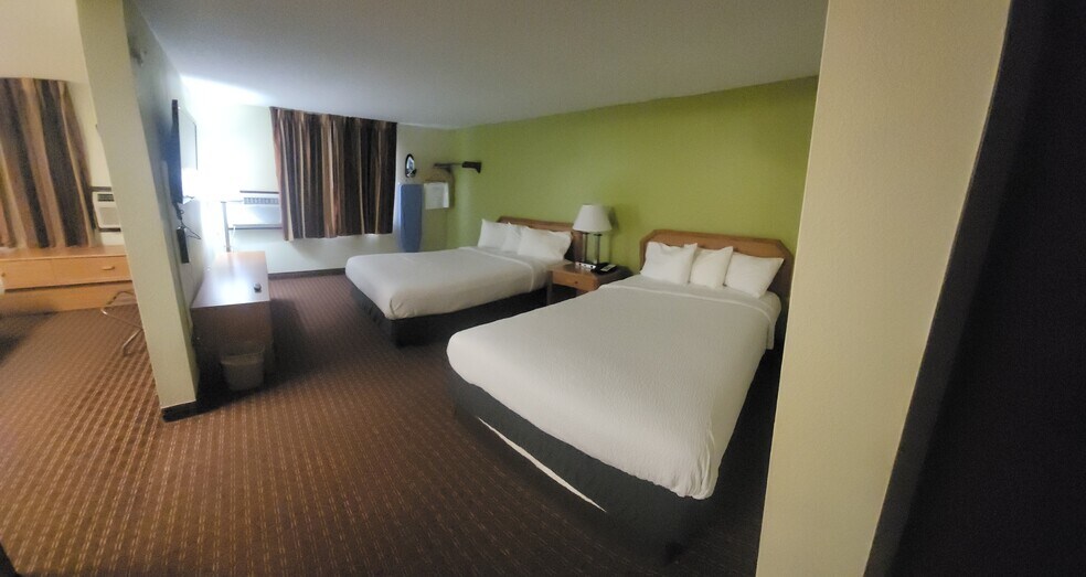 More Photos Of 3040 5th Ave S, Fort Dodge Hotel For Sale