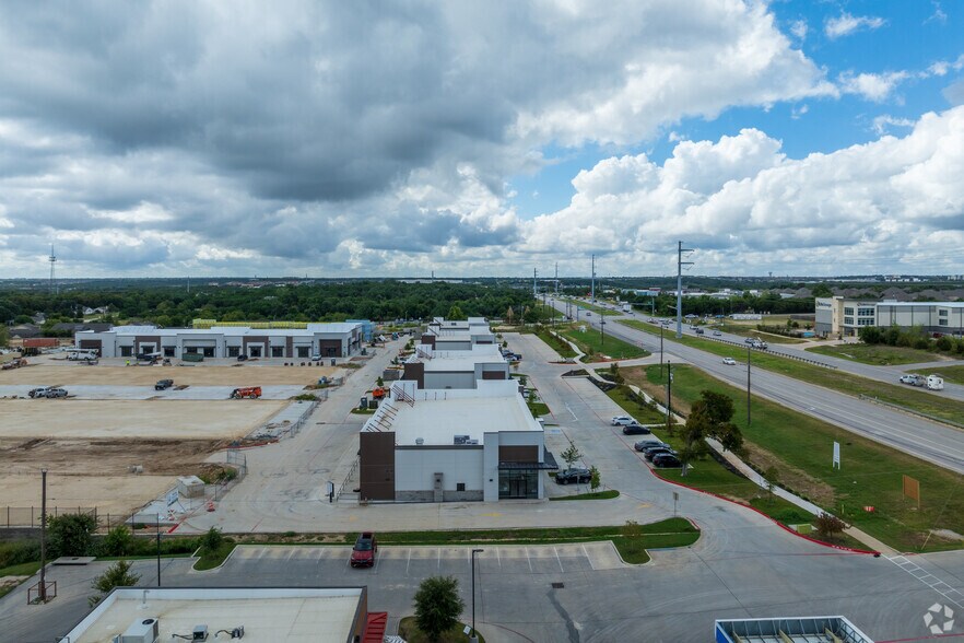More Photos Of 14300 Ronald Reagan Blvd, Cedar Park Storefront For Sale