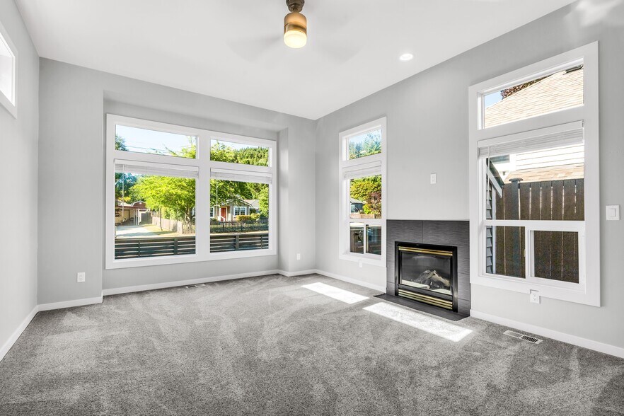 More Photos Of 441 NE Alder St, Issaquah Multifamily For Sale