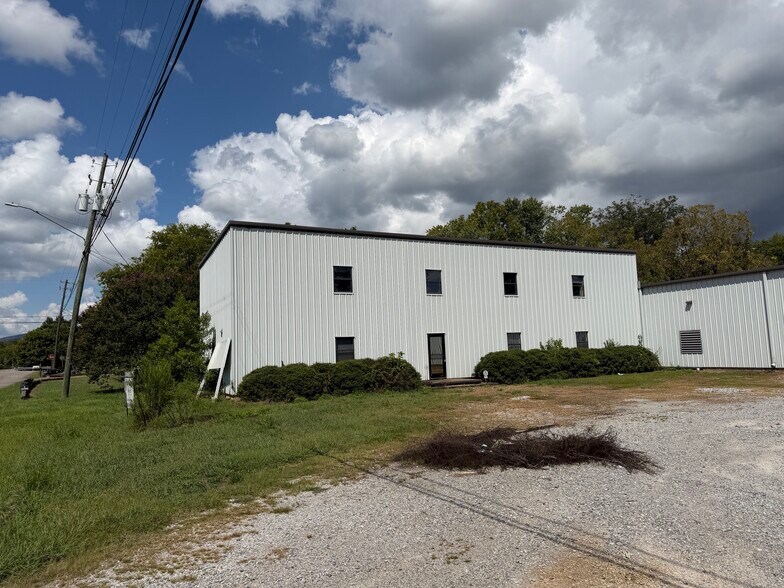 More Photos Of 1207 Butler St, Oxford Unknown For Lease