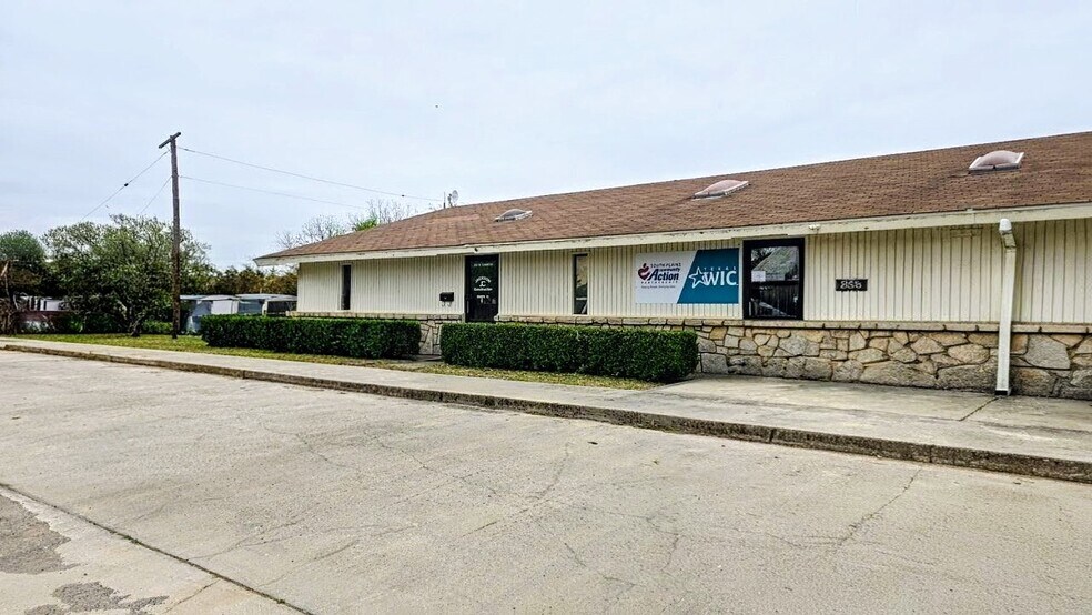 More Photos Of 212 N Church St, Jacksboro Warehouse For Sale
