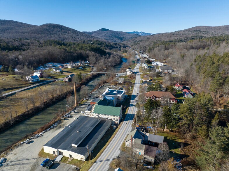 More Photos Of 7392 US-4, Woodstock Police Fire Station For Sale