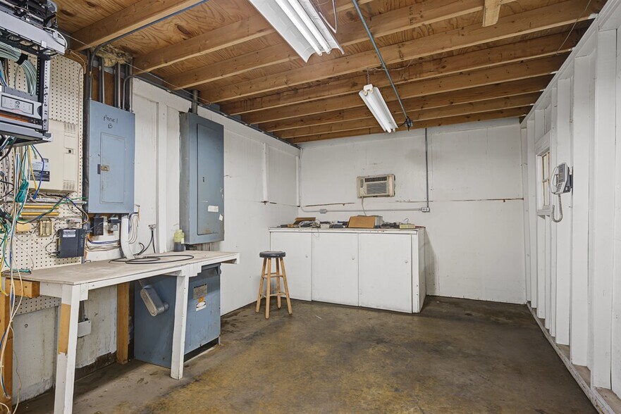 More Photos Of 211 Toro Rd, Tomah Warehouse For Lease