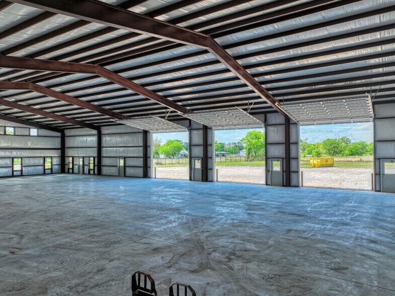 More Photos Of 11125 E State Highway 31, Kerens Light Distribution For Sale