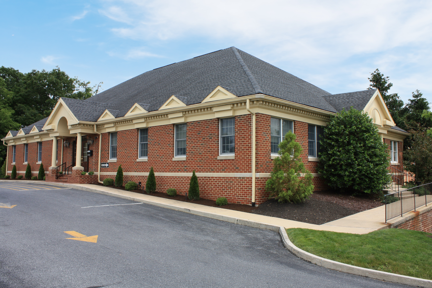 Primary Photo Of 4309 Linglestown Rd, Harrisburg Office For Sale