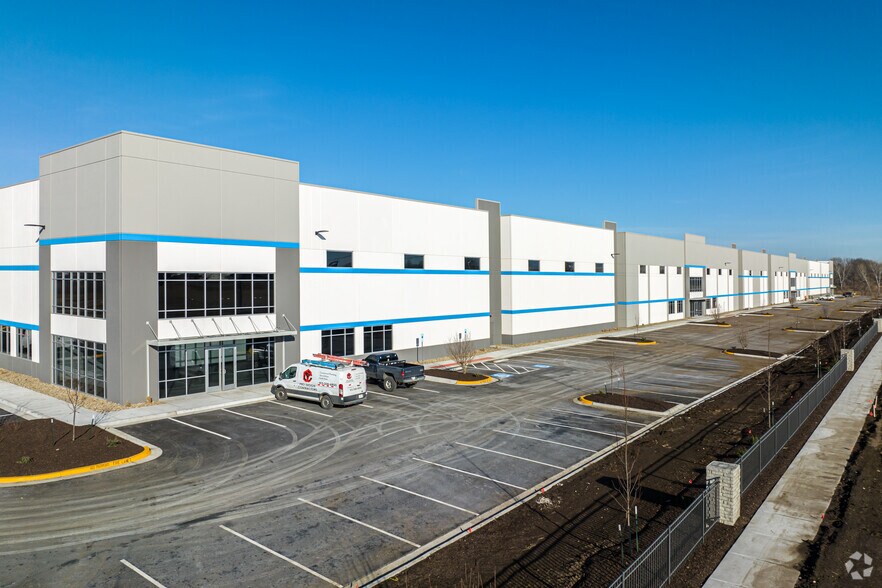 More Photos Of 21100 W 159th St, Olathe Warehouse For Lease