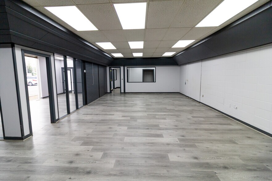 More Photos Of 3501 23rd St NE, Calgary Warehouse For Lease