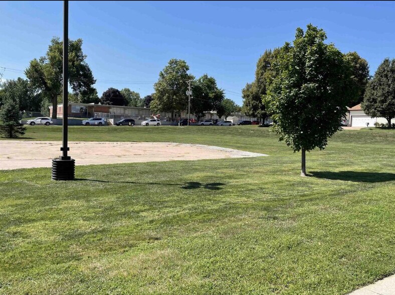 More Photos Of 2621 Harlan St, Falls City Hotel For Sale