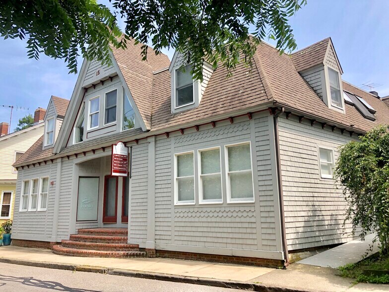 More Photos Of 15 Old Beach Rd, Newport Medical For Sale