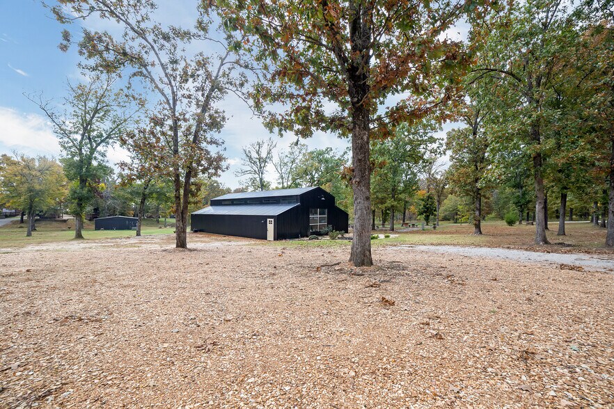 More Photos Of 446724 E 390 Rd, Langley Hotel For Sale